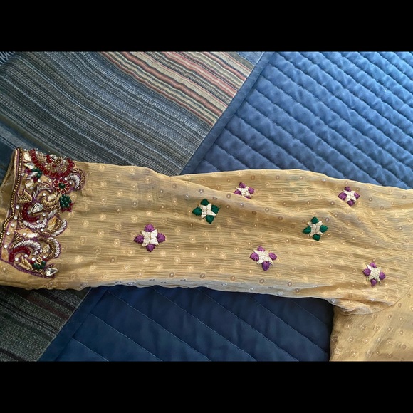 Hand embroidered 3 pc mehndi Pakistani Indian suit - Picture 4 of 7